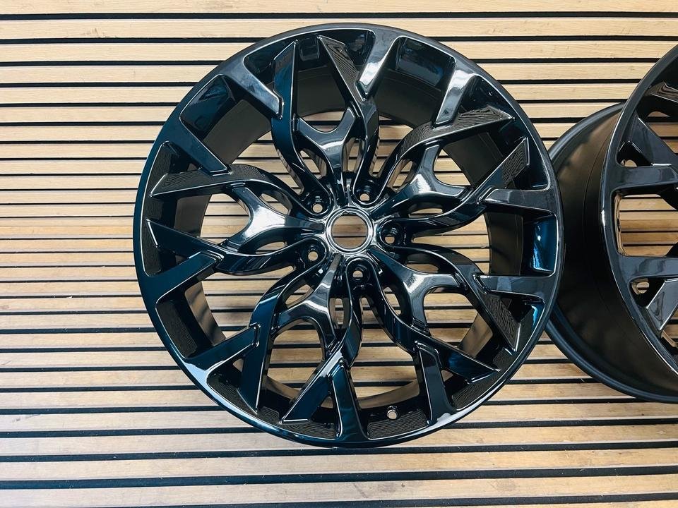Aston Martin DBX 22-Inch Alloy Wheels - Image 5