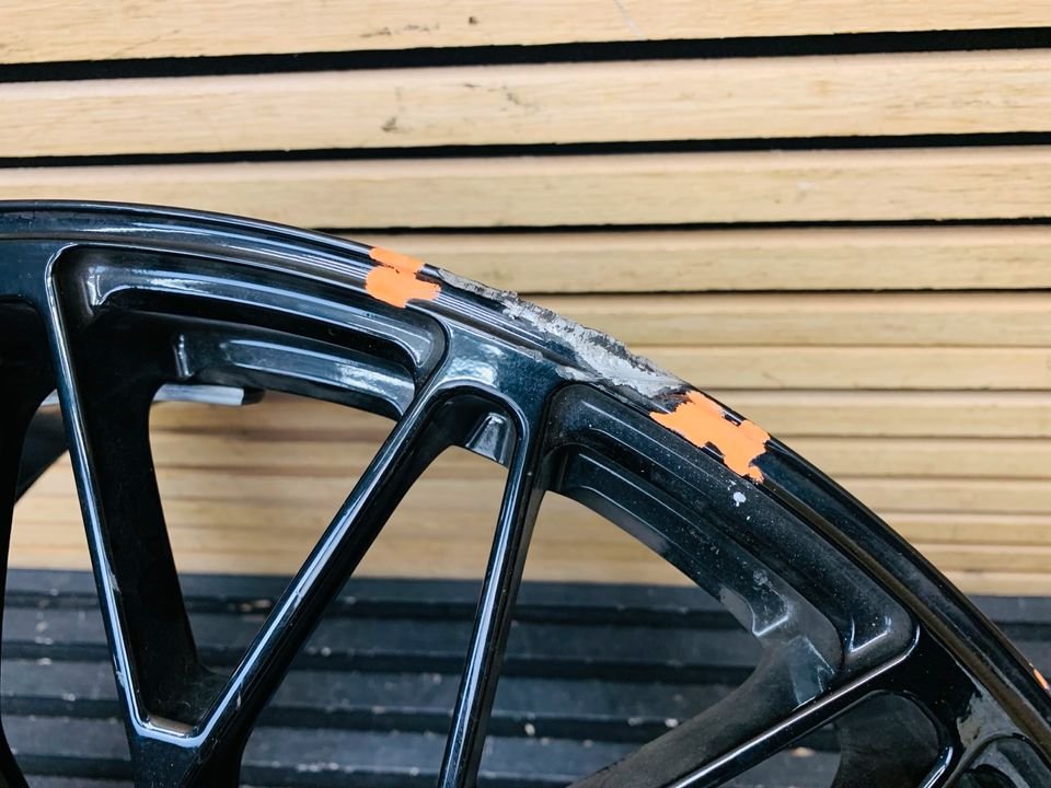 Lamborghini Aventador 20-Inch Front Alloy Wheel - Image 3