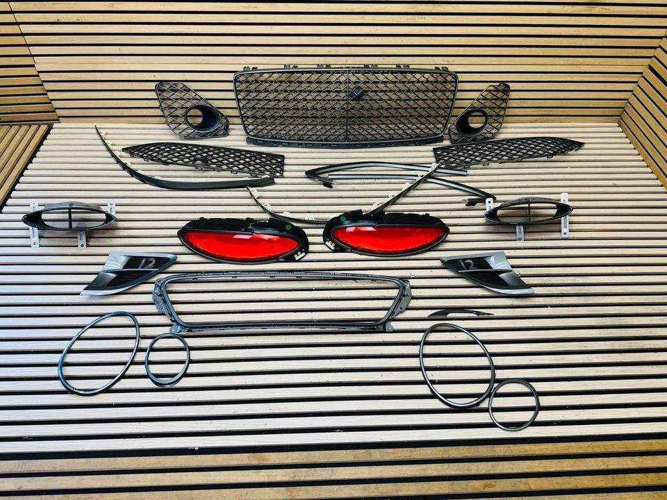 Bentley Continental GT Radiator Grille & Grey Mesh