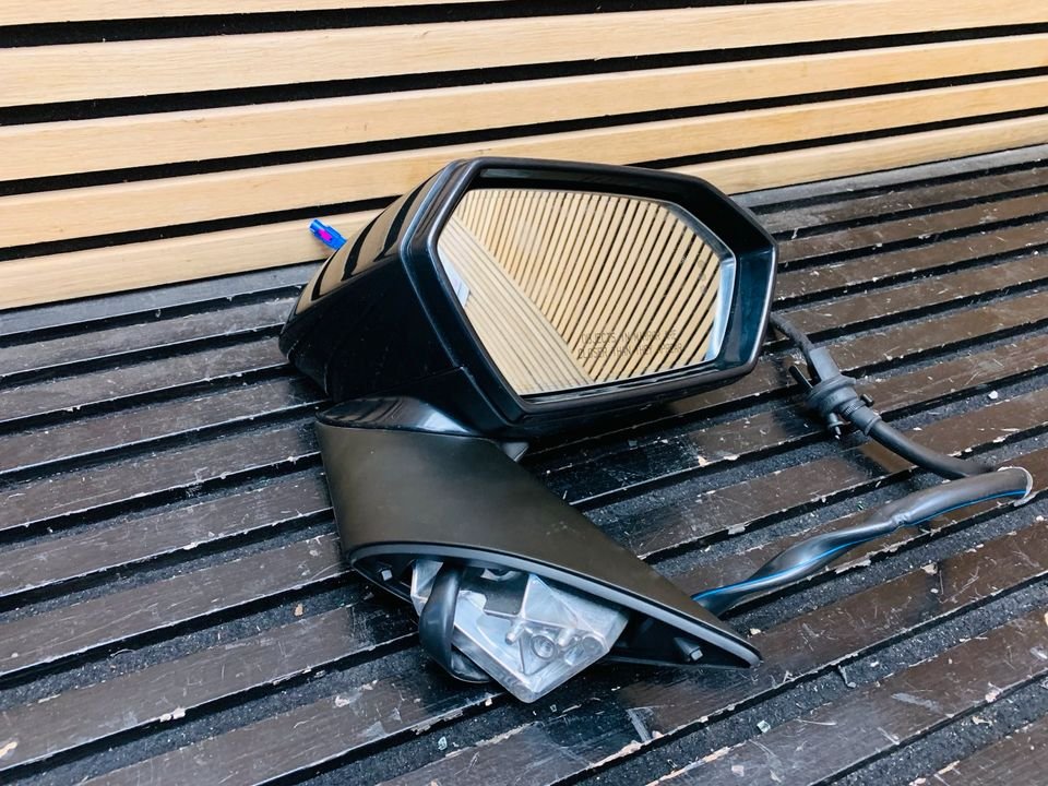 Lamborghini Revuelto Right Exterior Mirror