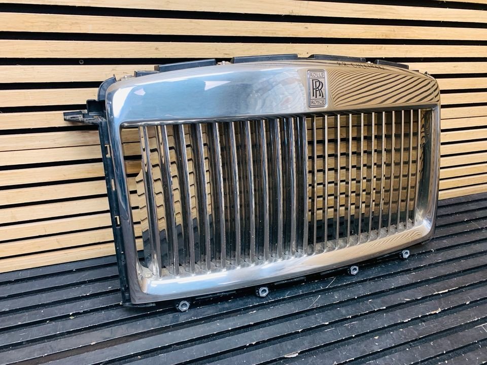 Rolls-Royce Cullinan Front Grille