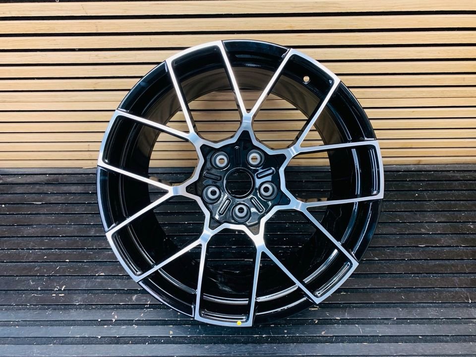 Aston Martin Vanquish rear alloy wheel