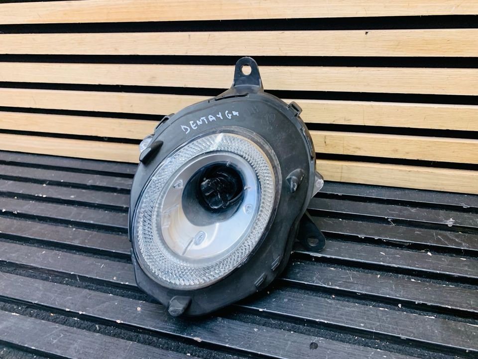 Bentley Bentayga left headlight front turn signal - Image 3