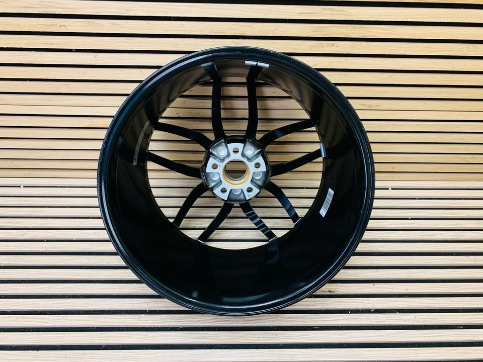 Lamborghini Huracan Rear Alloy Wheel - Image 2
