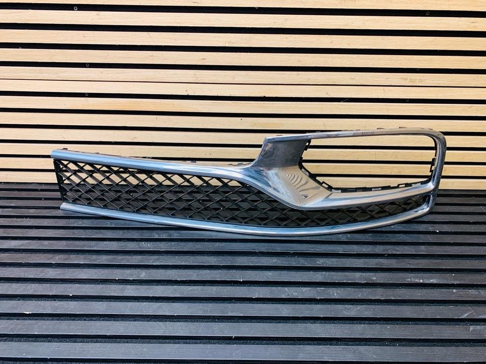 Bentley Flying Spur Left Grille - Image 2