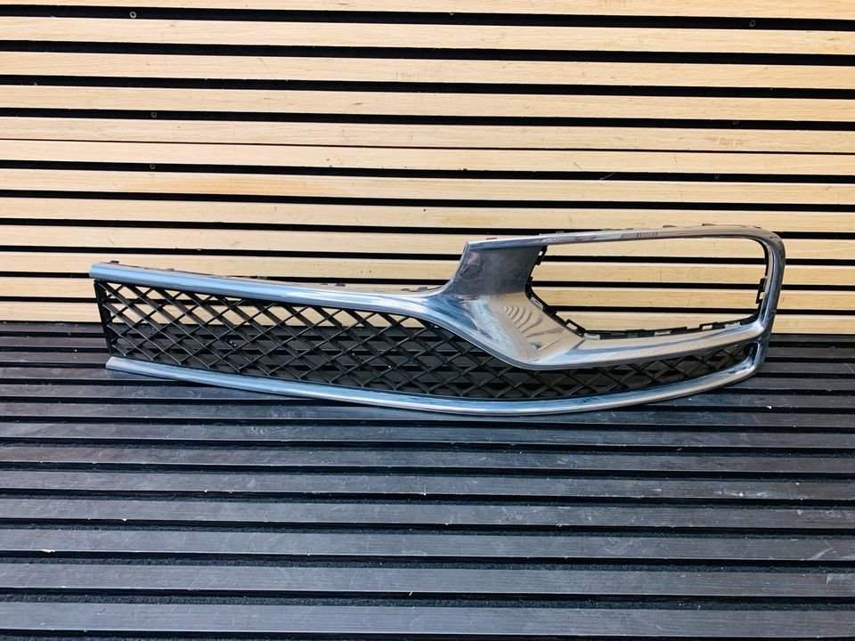 Bentley Flying Spur Left Grille - Image 3