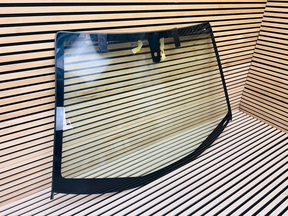 Lamborghini Aventador Windshield