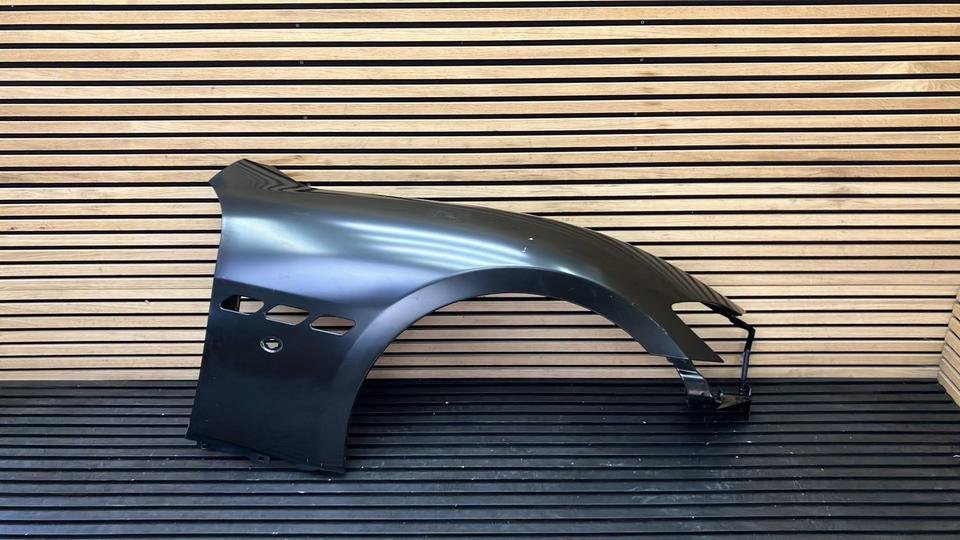 Maserati GranTurismo Right Front Fender