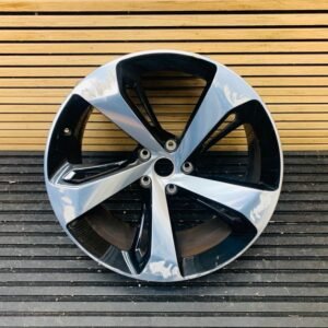 Bentley Bentayga 22-inch alloy wheel