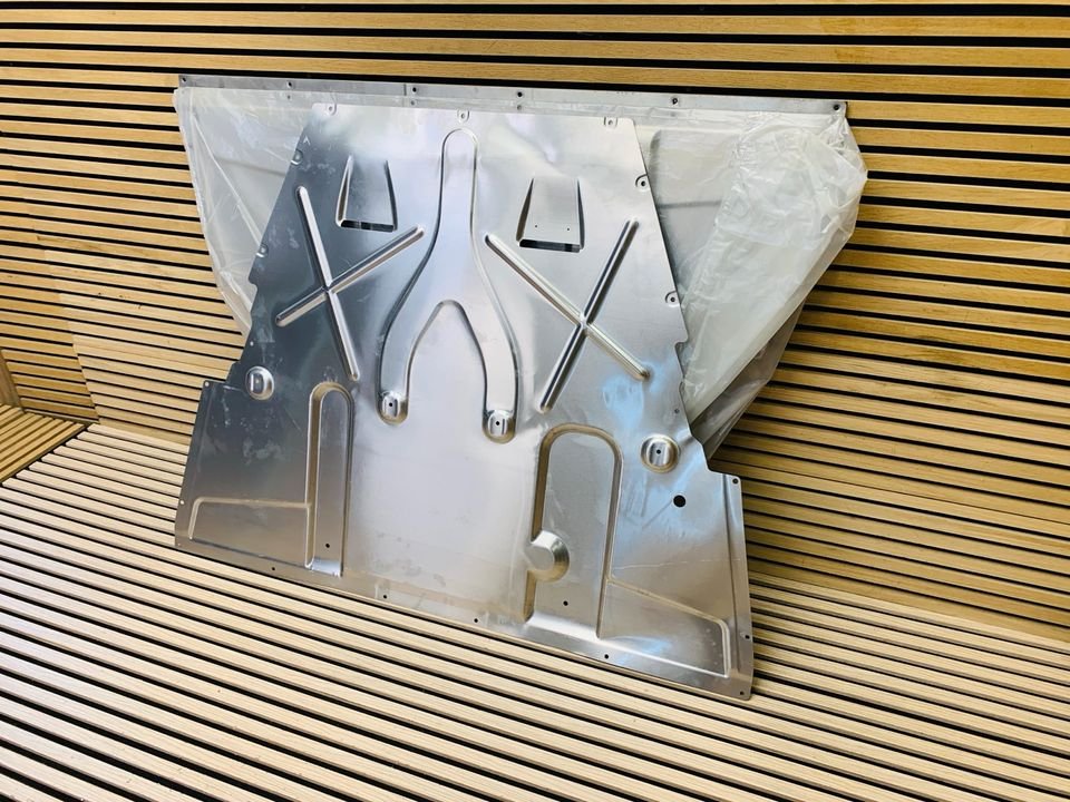 McLaren 720S rear underbody panel - Image 4