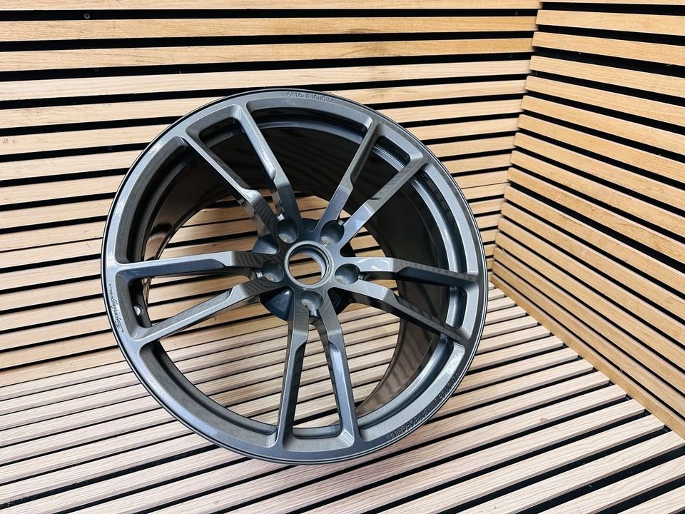 Lamborghini Gallardo Superleggera alloy wheel