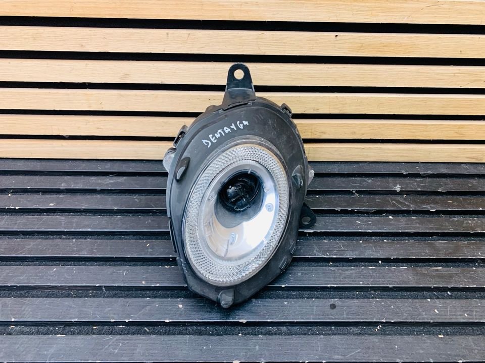 Bentley Bentayga left headlight front turn signal - Image 4