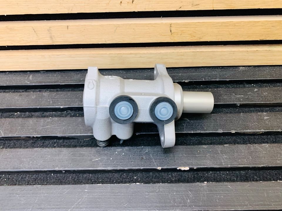 Aston Martin Brake Master Cylinder - Image 2