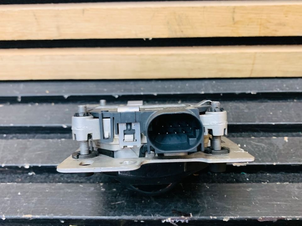 Lamborghini Urus ACC Distronic radar sensor - Image 3