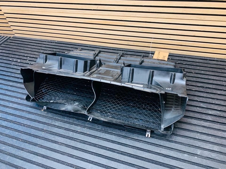 Ferrari GTC4Lusso radiator guide front radiator - Image 3