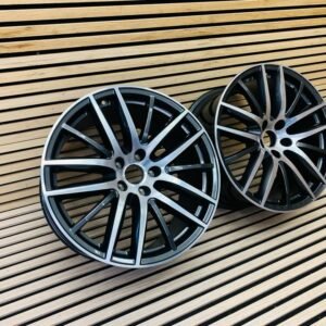 Maserati Ghibli 19-inch front alloy wheel