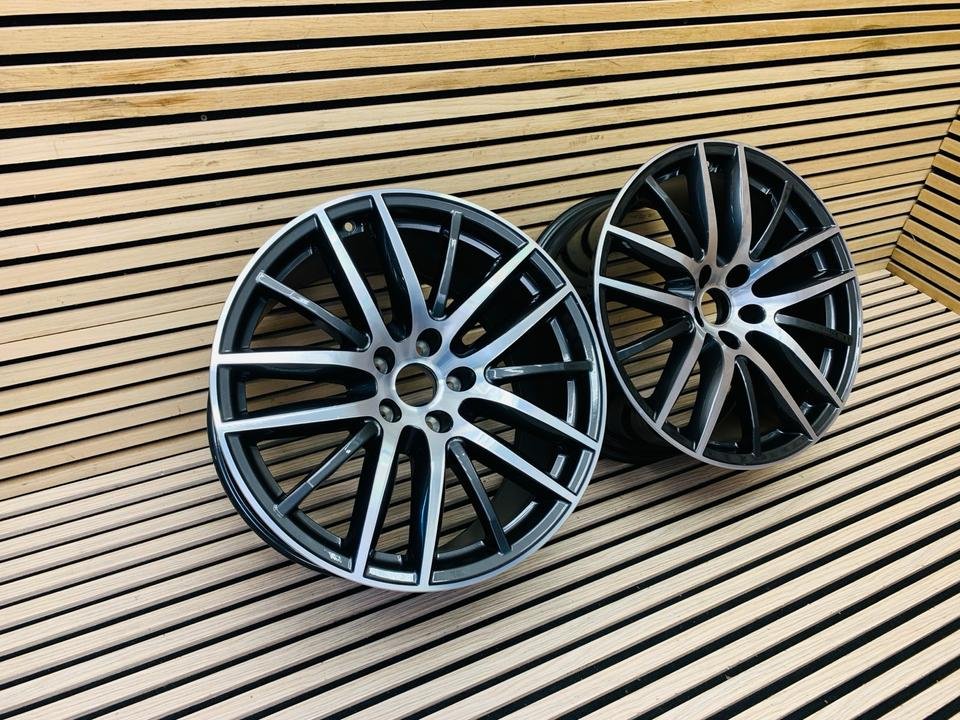 Maserati Ghibli 19-inch front alloy wheel