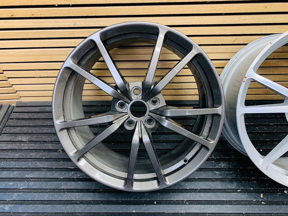 Aston Martin Vantage Front Alloy Wheel - Image 4