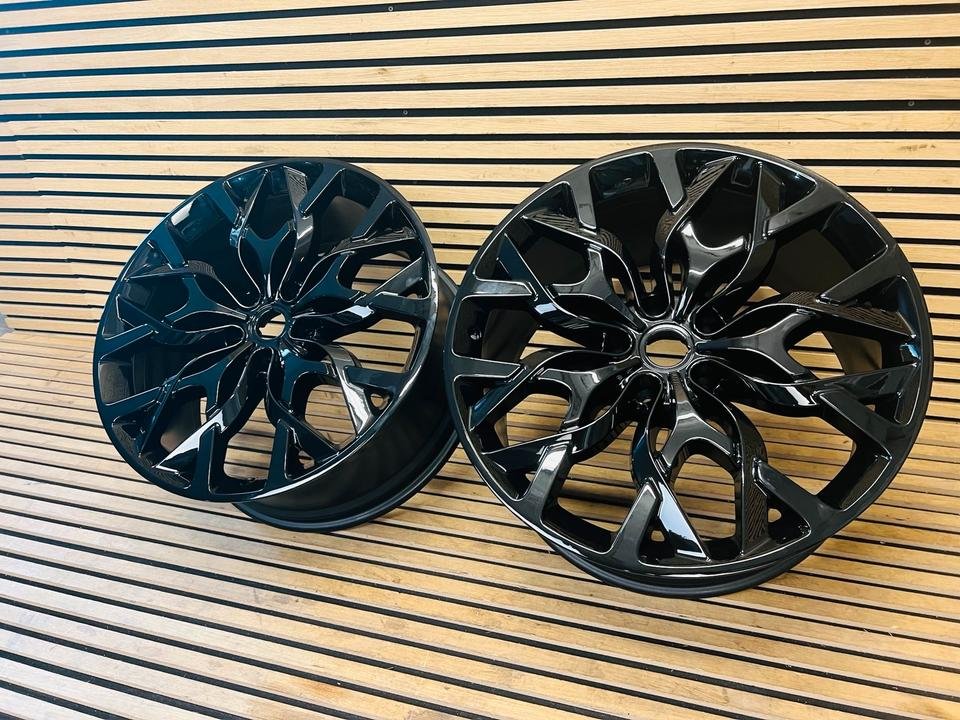Aston Martin DBX 22-Inch Alloy Wheels - Image 2