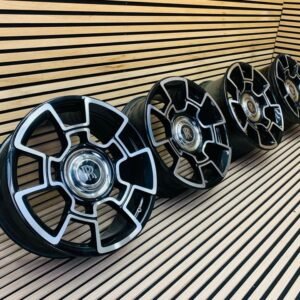 Rolls-Royce Black Badge carbon alloy wheel set
