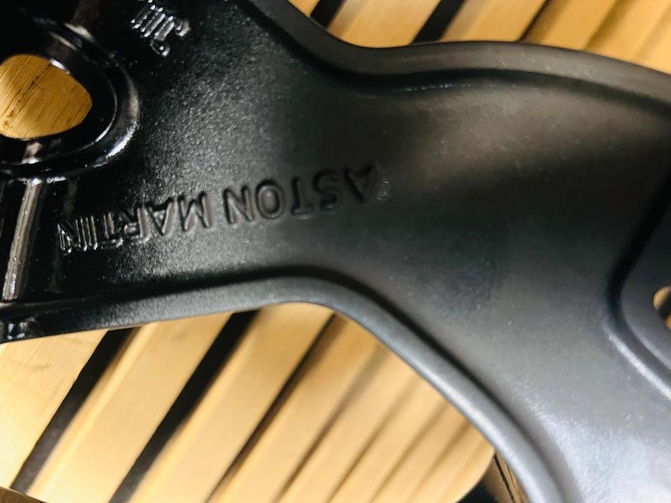 Aston Martin DBX 22-Inch Alloy Wheels - Image 3