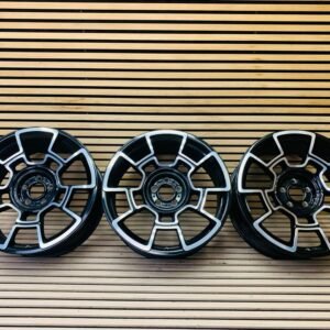 Rolls-Royce Black Badge carbon alloy wheel