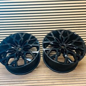 Aston Martin DBX 22-Inch Alloy Wheels