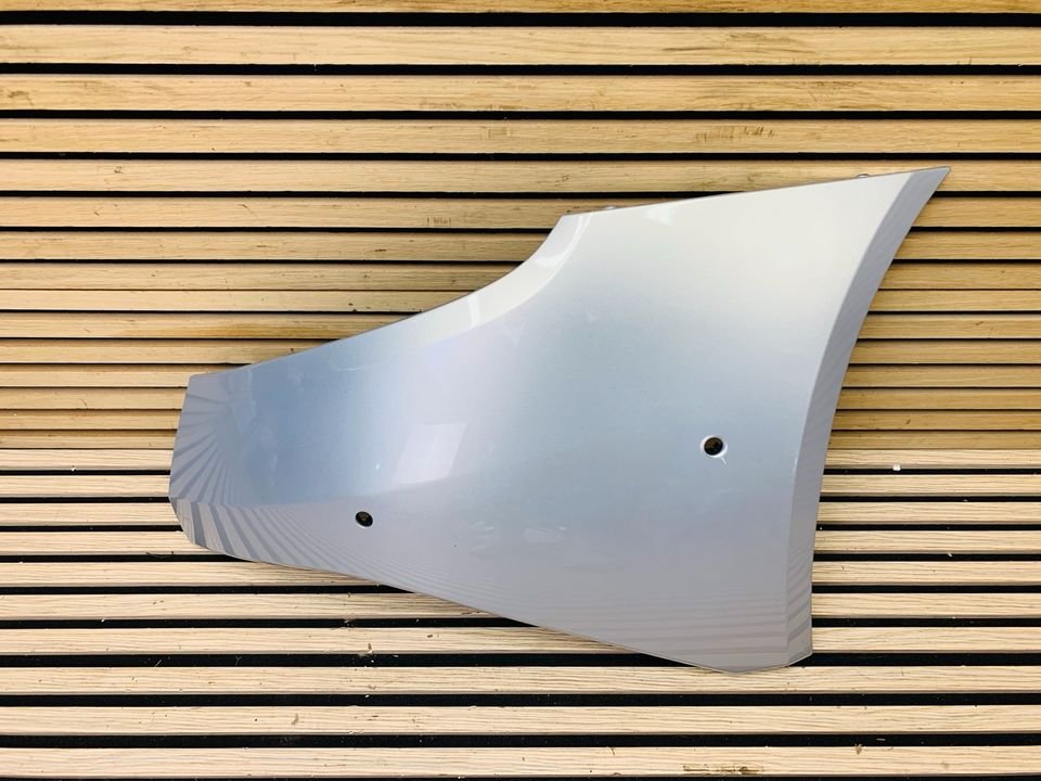 Aston Martin DB11 right rear side panel - Image 2