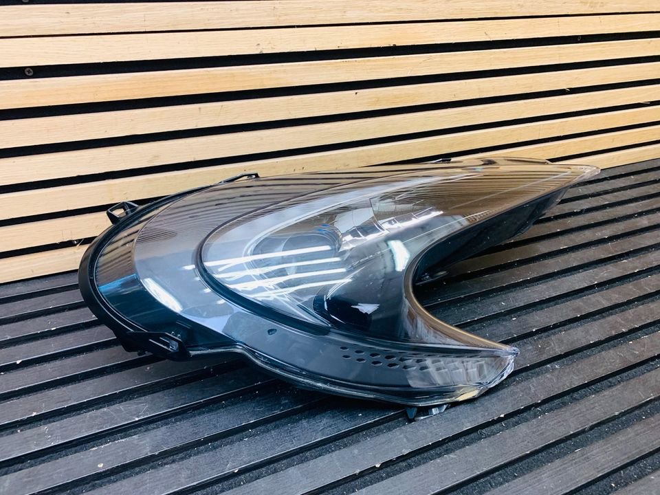 McLaren 675LT Right Headlight - Image 3