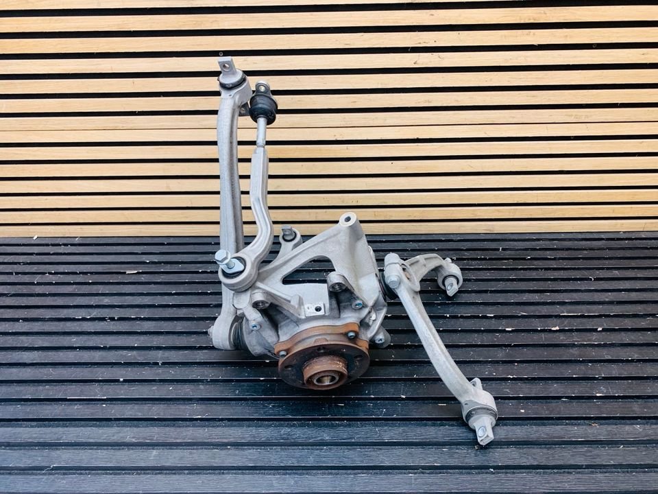 Lamborghini Huracan rear right wheel bearing housing - Image 4