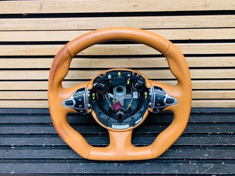 Aston Martin DBS Steering Wheel - Image 5