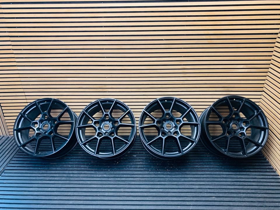 Aston Martin DBX 22 Inch Alloy Wheels Set