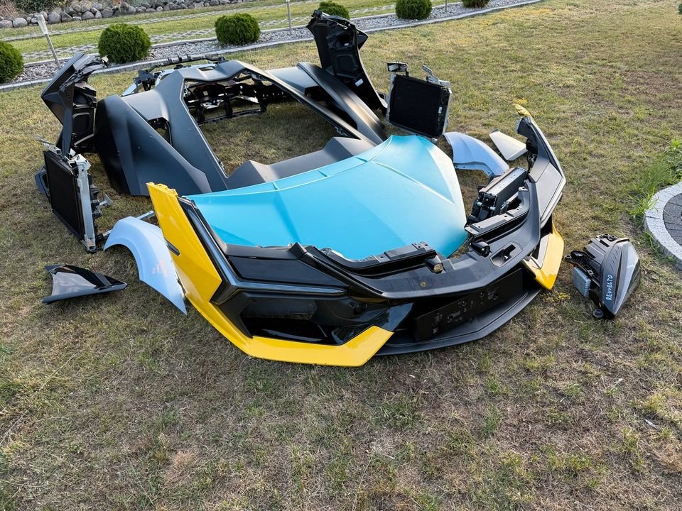 Lamborghini Revuelto front-end parts