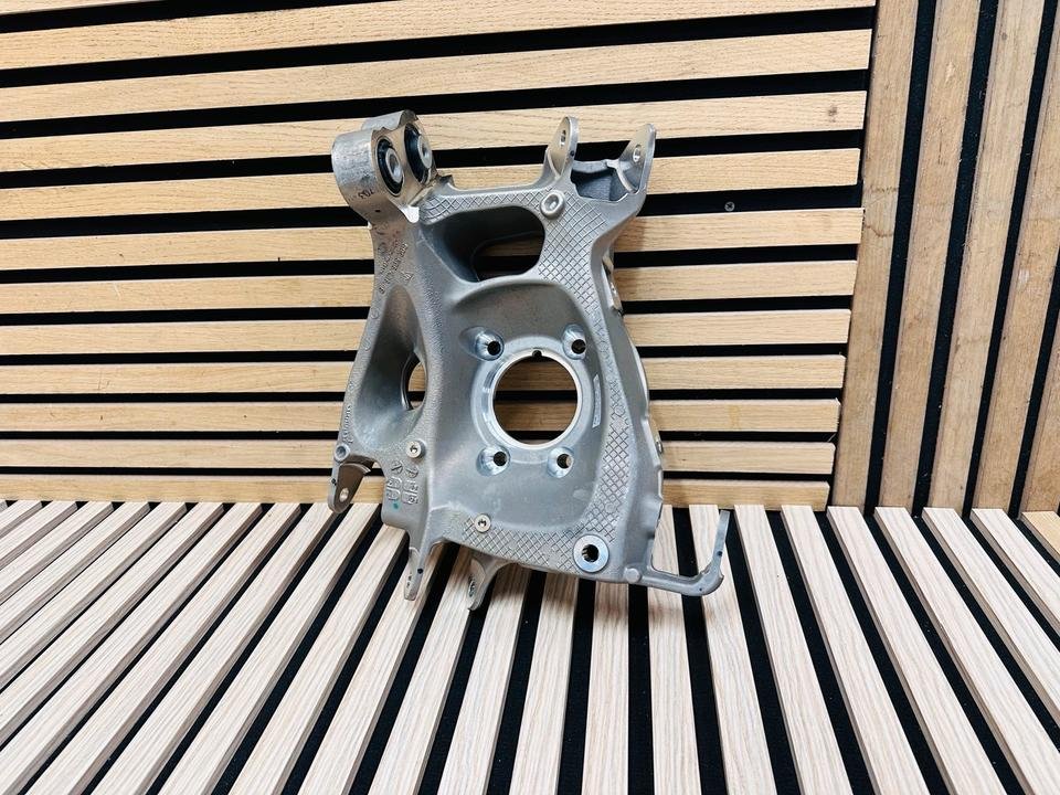 Porsche 992 Rear Right Steering Knuckle - Image 3