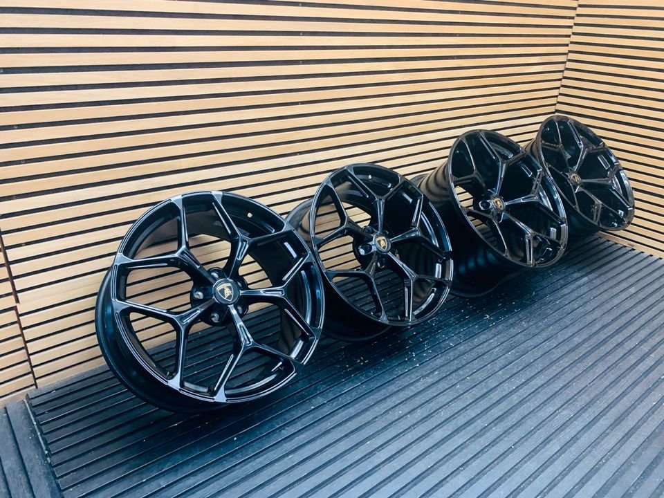 Lamborghini Revuelto alloy wheel set