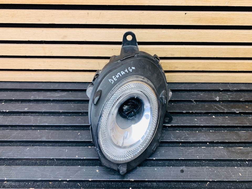 Bentley Bentayga left headlight front turn signal - Image 6