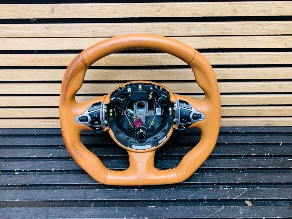 Aston Martin DBS Steering Wheel - Image 3