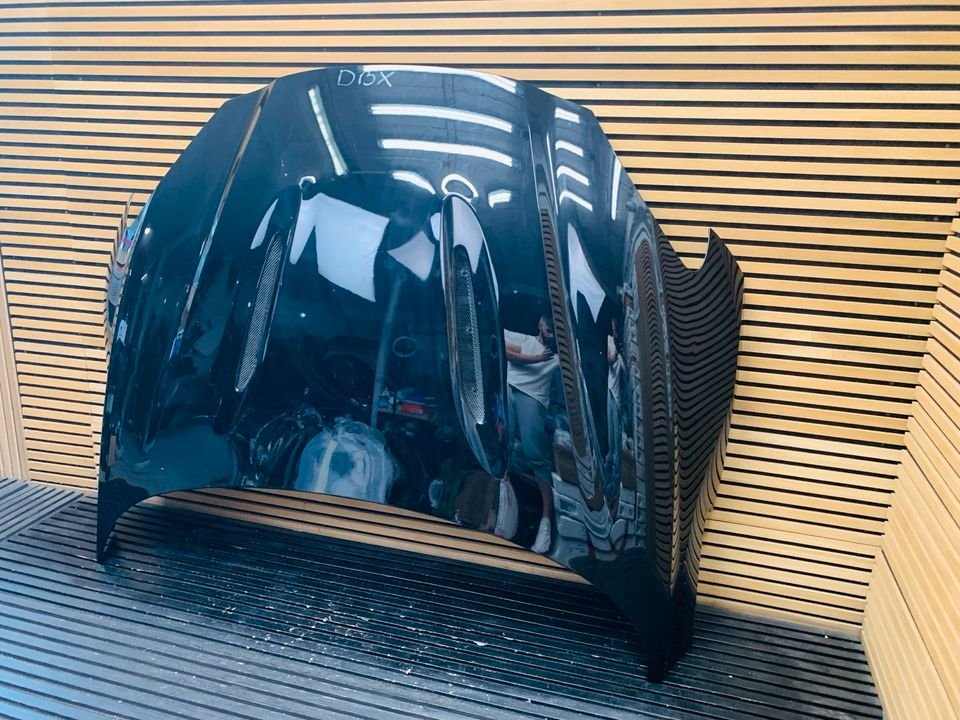 Aston Martin DBX front hood