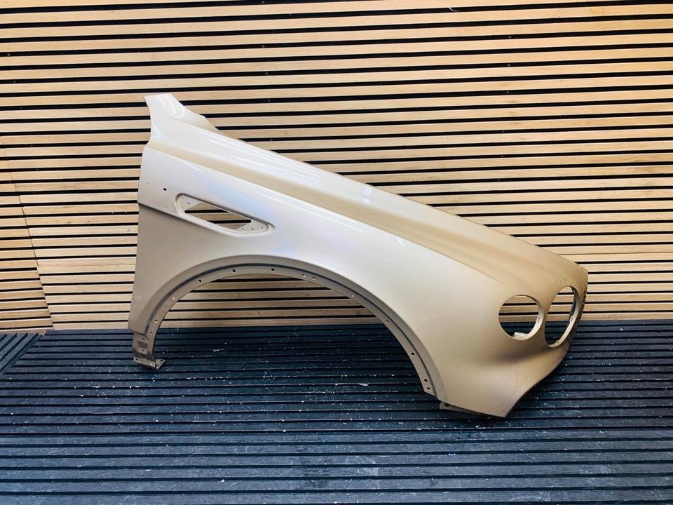 Bentley Bentayga Right Front Fender