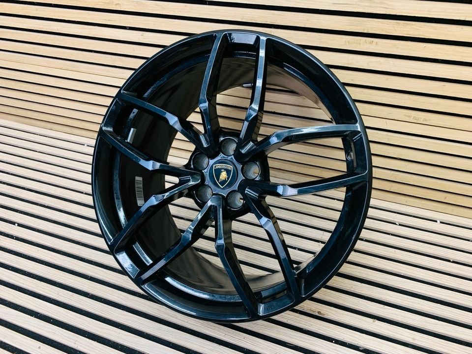 Lamborghini Huracan Rear Alloy Wheel - Image 3