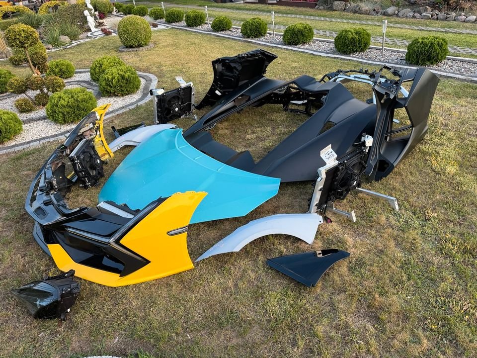 Lamborghini Revuelto front-end parts - Image 4