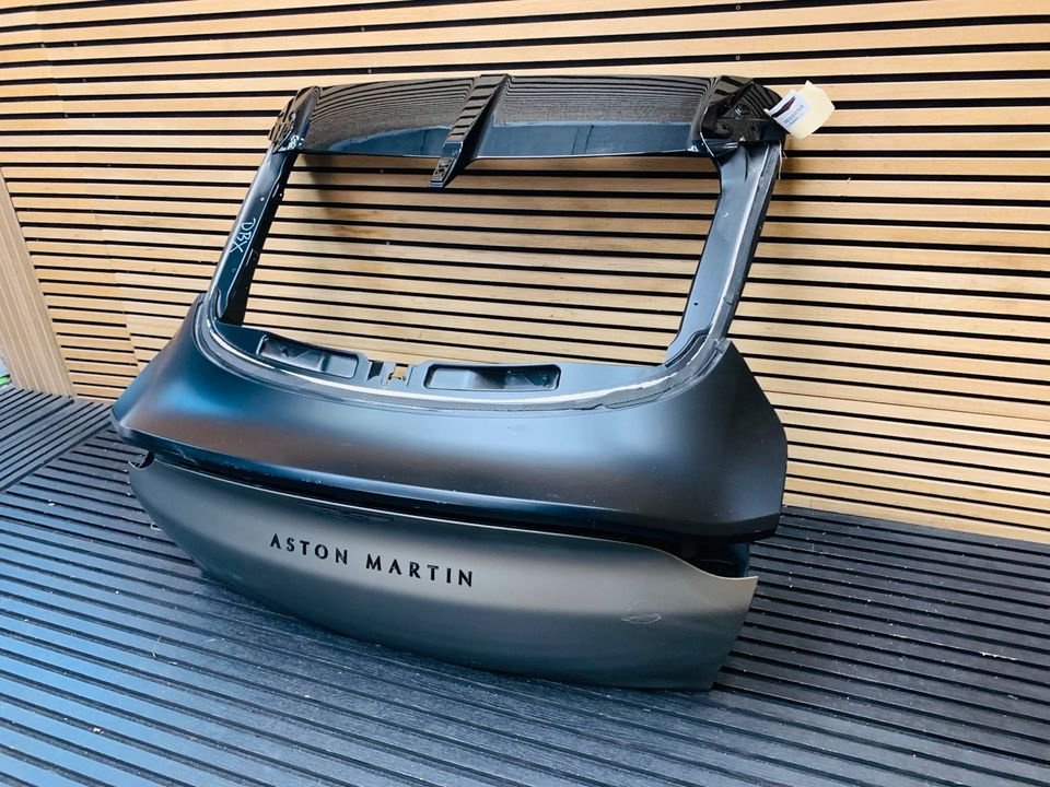Aston Martin DBX Tailgate - Image 3