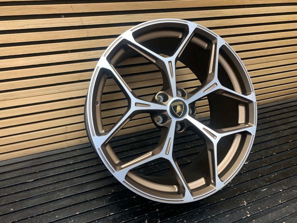 Lamborghini Revuelto Front Alloy Wheel