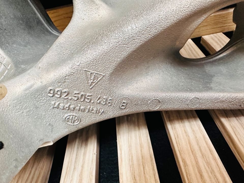 Porsche 992 Rear Right Steering Knuckle - Image 5