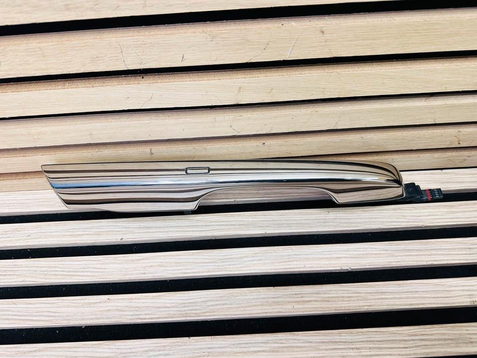 Rolls-Royce Wraith Right Door Handle - Image 5
