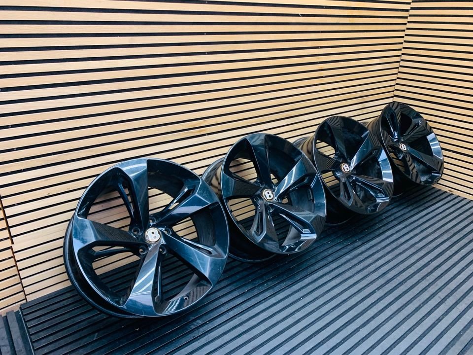 Bentley Bentayga 22-inch alloy wheel set
