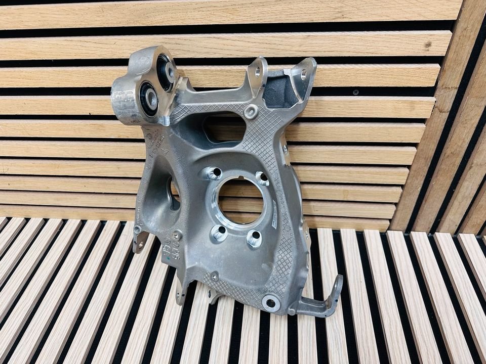 Porsche 992 Rear Right Steering Knuckle - Image 6