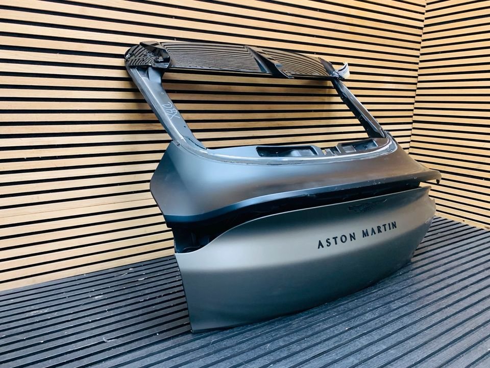 Aston Martin DBX Tailgate - Image 2