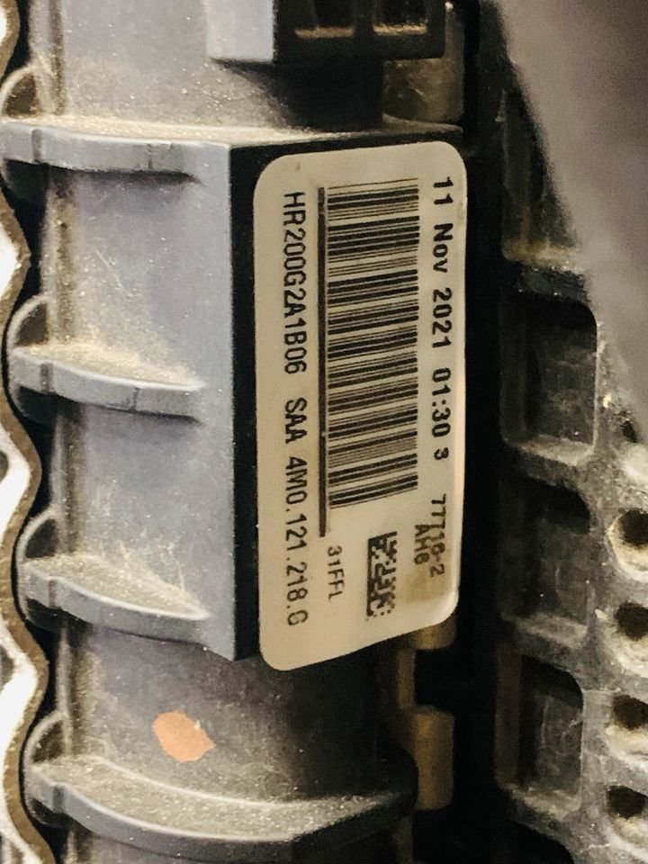 Lamborghini Urus Right Radiator - Image 6