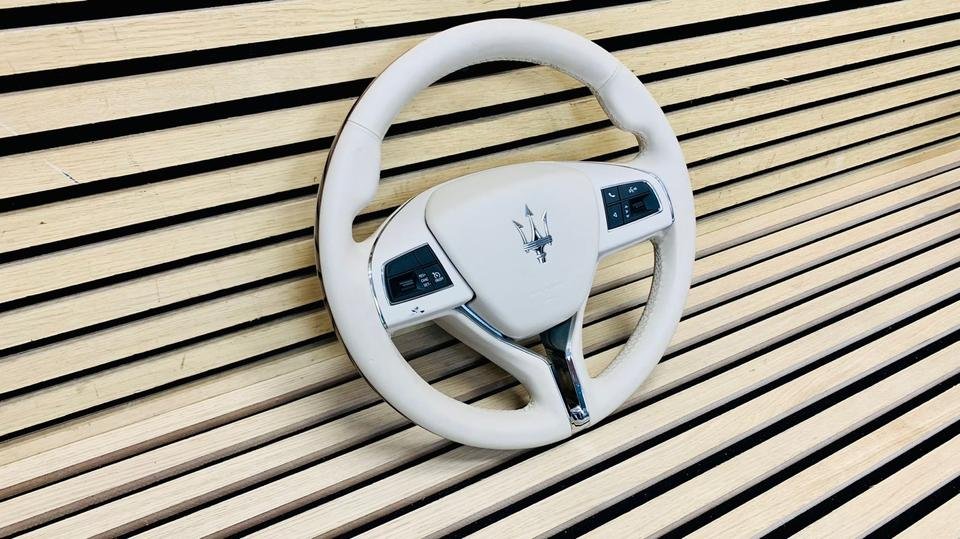 Maserati beige leather steering wheel